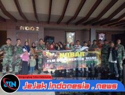 Personel Koramil 0825/06 Gambiran dan Masyarakat Nobar Film “Believe,” Pererat Kebersamaan