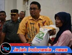 Irdam I/BB Hadiri Penyaluran Bantuan Beras SPHP di Medan Petisah