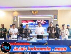 Pasi Intel Kodim 0825/Banyuwangi Hadiri Press Conference Penggagalan Penyelundupan Miras Jenis Arak