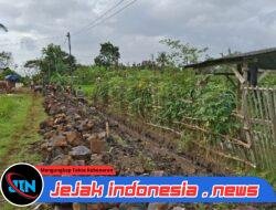 TNI dan Warga Desa Siliragung Bersatu Padu Percepat Pembangunan Saluran Irigasi
