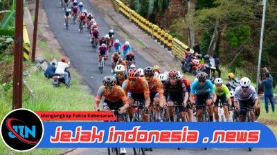 Pimpinan Balapan Silih Berganti, Etape Dua Tour de Banyuwangi Ijen Sajikan Pertarungan Sengit