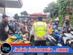 Polresta Banyuwangi-Polsek Kalibaru Ajak Warga Bijak dalam Pembelian BBM