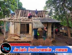 Koramil 0825-21/ Kalipuro Laksanakan Pembongkaran Rutilahu Tahun 2025 di Kelurahan Kalipuro