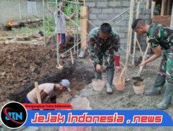 Aduk Semen, Angkut Ember, TNI dan Warga Kompak Bangun MCK Demi Hidup Lebih Sehat