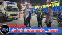 Libatkan Personel Gabungan,Kapolresta Banyuwangi Turun Langsung Pimpin Urai Kepadatan di Pelabuhan Ketapang