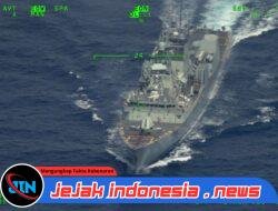 Unsur KRI dan Pesawat Udara TNI AL Passing Exercise dengan UK Carrier Strike Group HMS Prince of Wales