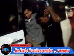 Diduga Dianiaya,dan dpersekusi Wartawan Situbondo Dilarikan ke Rumah Sakit Setelah Bersitegang dengan Bupati pada saat meliput unras
