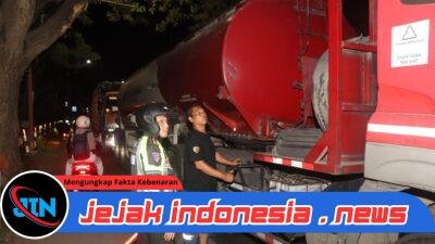 Gercep!!! Polresta Banyuwangi Tangani Truk Mogok di Tengah Lonjakan Arus ke Pelabuhan Ketapang