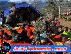 Satgas TNI Yonif 700/WYC Gelar Makan Bersama Pengungsi Eronggobak: Hangatkan Hati dalam Kebersamaan