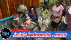 Edukasi Hidup Sehat Satgas Yonif 521/DY Beri Bantuan Obat di Distrik Kurima.