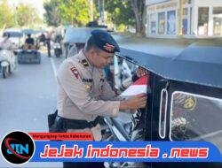 Jelang Kemerdekaan RI ke-80, Brimob Polda Metro Bagikan Ribuan Bendera Merah Putih