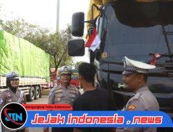 Tanamkan Cinta Tanah Air Polres Pelabuhan Tanjungperak Ajak Kibarkan Bendera Merah Putih Sambut Hari Kemerdekaan RI ke -80