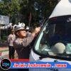 Sambut Kemerdekaan, Polresta Banyuwangi Bagikan Bendera kepada Pengendara