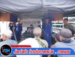 KAPAL KLINIK TERAPUNG DITPOLAIRUD POLDA JAMBI SANDAR DI PASIR KOTA JAMBI, WARGA PESISIR TERIMA LAYANAN KESEHATAN GRATIS