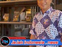 Tokoh pemerhati Kunjungi Kafe, ” Kopi Ramu Menyeduh Damai ” Milik Umar Patek di Banyuwangi, Mengajak Masyarakat Menyeduh Damai