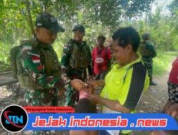 Satgas Yonif 131/Brajasakti Pos Kalibom Gelar Pelayanan Kesehatan Gratis untuk Warga Perbatasan Papua