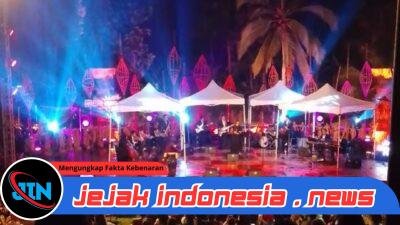 Pengunjung Jazz Gunung Series di Tera Kota Gandrung Banyuwangi, Tetap Antusias Meski Diiringi Hujan Gerimis