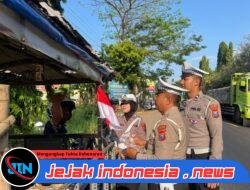 Ribuan Bendera Merah Putih Dibagikan oleh Polres Probolinggo untuk Warga, Bangkitkan Semangat Kemerdekaan RI ke – 80