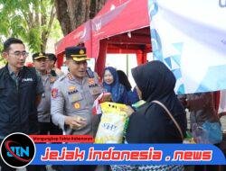 Beras SPHP dan Bendera Merah Putih, Cara Unik Polresta Banyuwangi Dalam Gerakan Pangan Murah
