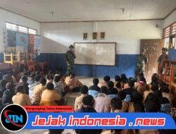 Satgas Yonif 521/DY Kobarkan Semangat Kebangsaan di Hati Siswa SMP Koinonia 