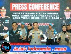 Polres Ponorogo Ungkap Produksi Obat Ilegal, Ribuan Botol Diamankan