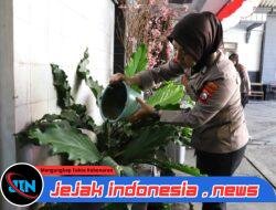 Sambut HUT ke-77, Polwan Polresta Malang Kota Gelar Bakti Religi di Sejumlah Tempat Ibadah