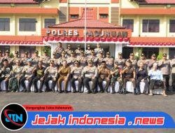 Kapolda Jatim Gelar Coffe Morning di Polres Pasuruan, Perkuat Sinergi Forkopimda dan Tokoh Masyarakat