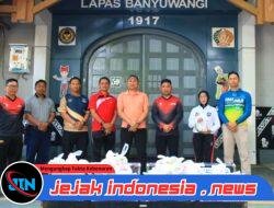 Lapas Banyuwangi Bagikan 50 Paket Makanan Bagi Masyarakat Sekitar