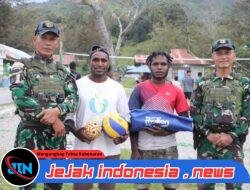 Sparing volly Satgas Yonif 521/DY Membangun Mental Kompetitif Pemuda Walesi Jayawijaya 