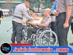 Empat Polisi Polda Jabar Naik Pangkat Luar Biasa atas Dedikasi dan Pengorbanannya