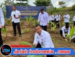 Dukung Program Ketahanan Pangan, Kalapas Banyuwangi Ikuti Penanaman Bibit Pohon Kelapa Serentak di SAE Ngajum