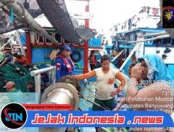 Satpolairud Polresta Banyuwangi Lakukan Patroli Pemantauan di Kawasan Perairan Muncar Sembulungan