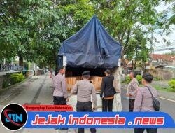 Polresta Banyuwangi Berhasil Amankan Truk Muat Ribuan Liter Miras Jenis Arak Dikemas Dalam Botol