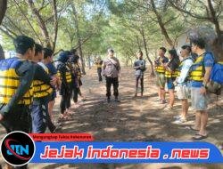 Kajaga Regu 1 Aiptu I Gede Eka D Berikan Sosialisasi Keselamatan Kepada Wisatawan Yang Berlibur Di Wisata Green Watu Dodol