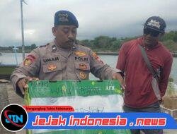 Satpolairud Polresta Banyuwangi Melaksanakan Kegiatan Patroli & Pemantauan Aktivitas Bongkar Muat Di Pelabuhan Marina Boom