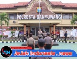 Kapolresta Banyuwangi Anugerahkan Kenaikan Pangkat Pengabdian