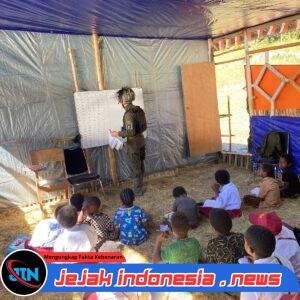 Di Ujung Dunia, Seorang Prajurit dan Ajaibnya Huruf-Huruf, Serda jendri Ukir Senyum Masa Depan di SD Mayuberi