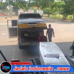Ambulans Gratis Polres Gresik Antar Jenazah Pahlawan Devisa Asal Desa Lowayu ke Rumah Duka