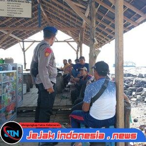 Satpolairud Polresta Banyuwangi Melaksanakan Kegiatan Patroli & Binmas Perairan Dikawasan Pesisir Pantai Meneng