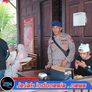 Personel Satpolairud Polresta Banyuwangi Melaksanakan Patroli Harkamtibmas Dikawasan Pesisir Pantai dan Wisata Bahari Green Watu Dodol