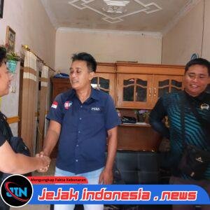 Pendim 0825/Banyuwangi Jenguk Jurnalis Bratapos, Wujudkan Solidaritas dan Kemitraan Humanis