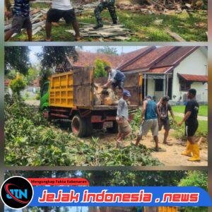 Gerak Cepat DLH dan Koramil Kota Banyuwangi Bersihkan Lokasi Terdampak Bencana di Villa Pakis Residence