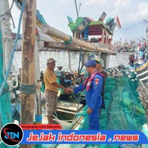 Satpolairud Polresta Banyuwangi Melaksanakan Giat Patroli Dikawasan Perairan Muncar