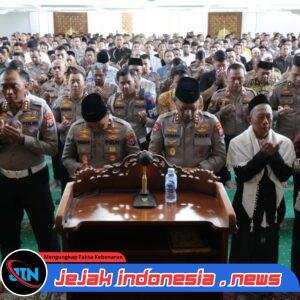 Polda Jatim Gelar Shalat Ghaib untuk Korban Bencana di Aceh Sumatera