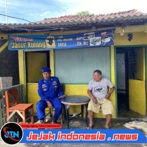 Satpolairud Polresta Banyuwangi Menggelar Patroli Dialogis Kepada Masyarakat Pesisir Pantai Maupun Nelayan Waru Doyong