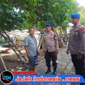 Polisi Perairan dan Udara Polresta Banyuwangi Melaksanakan Kegiatan Patroli Dialogis Di Kawasan Wisata Pantai dan Kampung Nelayan Waru Doyong