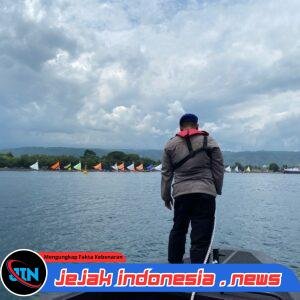 Satpolairud Polresta Banyuwangi Melaksanakan Kegiatan Ops Pengamanan Lomba Perahu Di Sekitar Kawasan Selat Bali