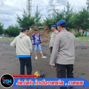 Kajaga Regu 3 Satpolairud Polresta Banyuwangi Bripka Taufiq bersama Bripka Ady Dwi W Melaksanakan Kegiatan Patroli & Binmas Perairan