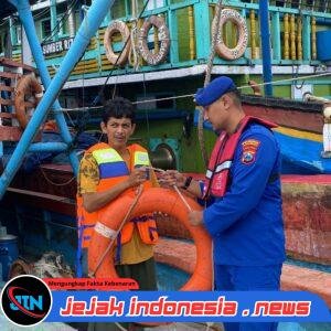 Satpolairud Polresta Banyuwangi Melaksanakan Patroli Keamanan Dikawasan Perairan Selat Bali