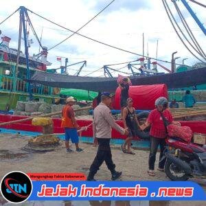 Satpolairud Polresta Banyuwangi Melaksanakan Patroli Dialogis & Pembinaan Penyuluhan Binluh Di Kawasan Pelabuhan Umum Tanjungwangi